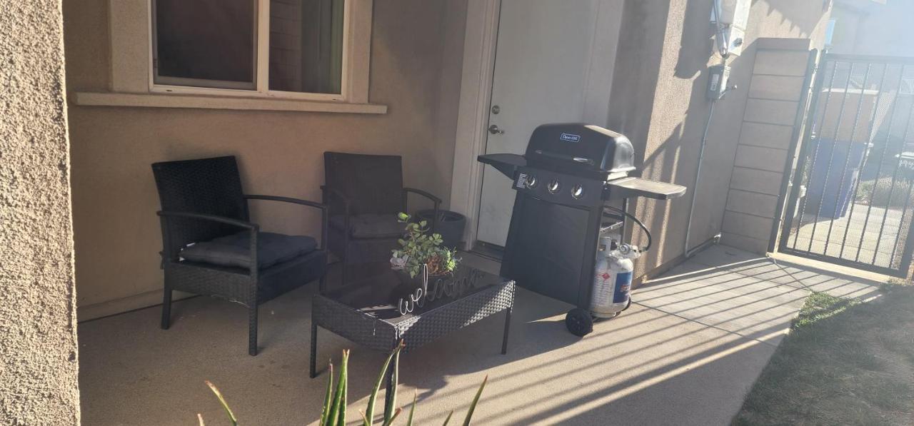 Private Lux Apartment In A New Community Fontana Zewnętrze zdjęcie